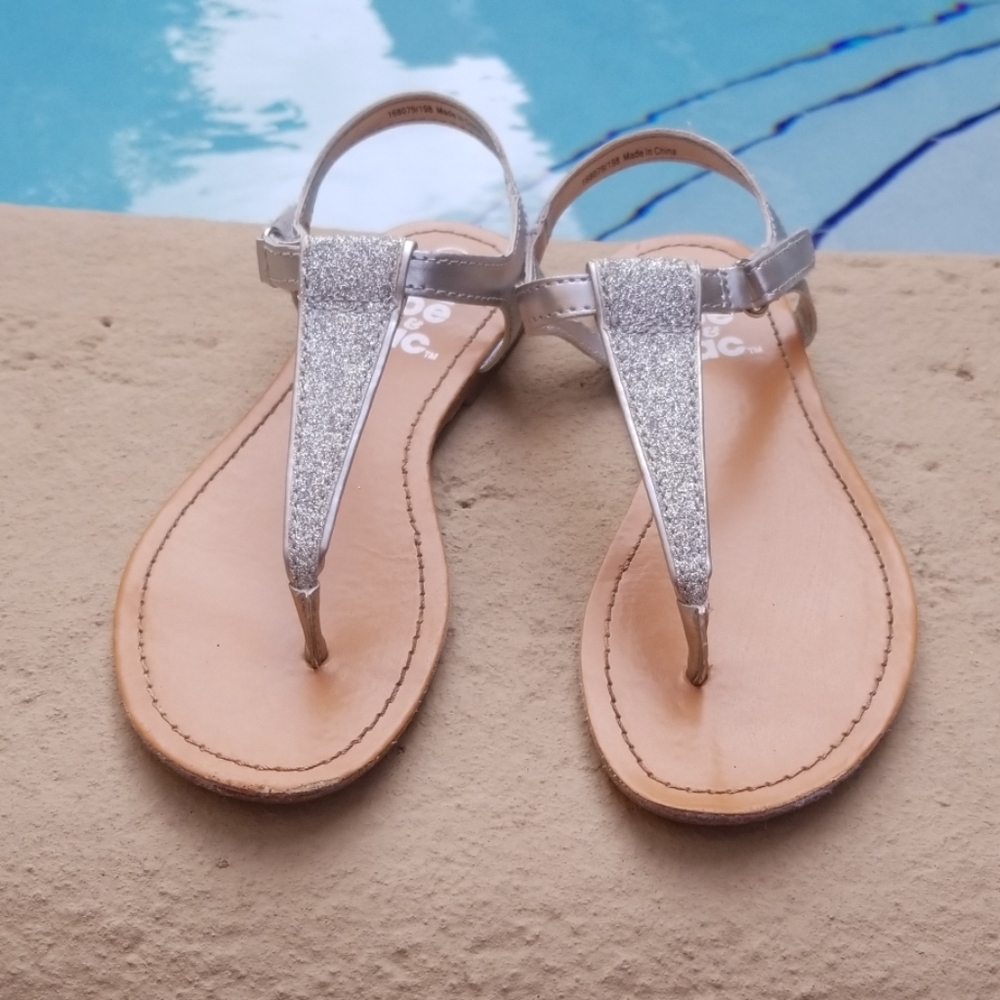 Zoe & Zac Silver Sparkle Thong Sandals sz 13